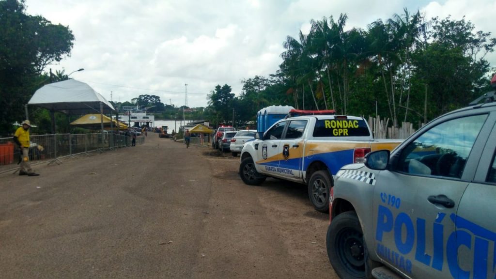 Diversas viaturas da GMB e Polícia Civil fazem rondas nas áreas de embarque para travessia de Outeiro