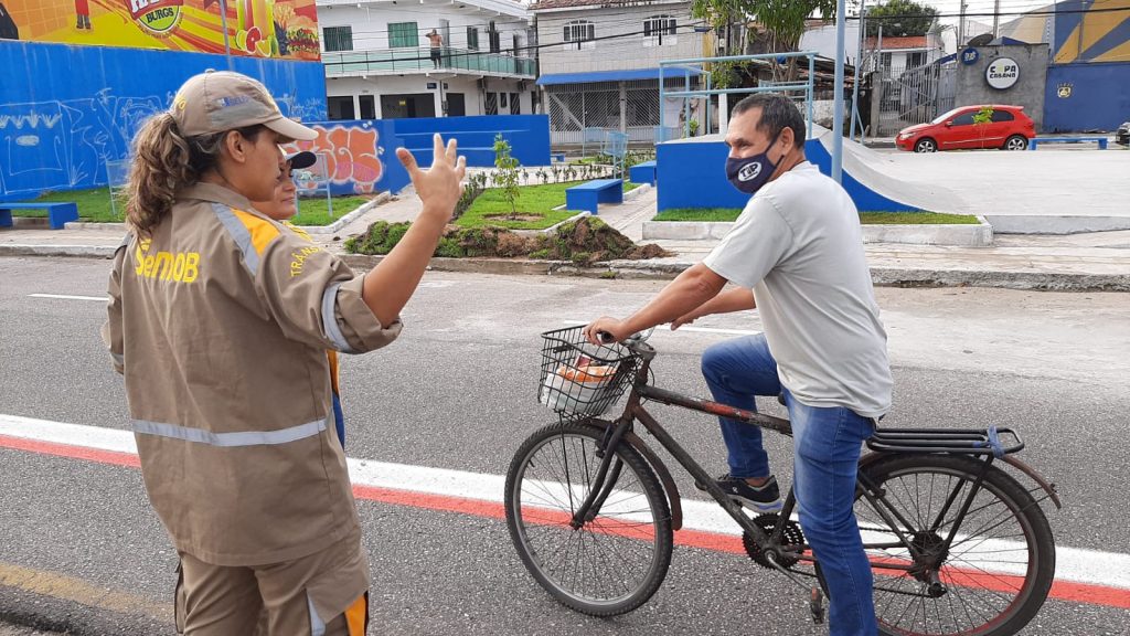 Em Belém, Maio Amarelo de conscientização e prevenção de acidentes de trânsito começou com uma campanha de orientação a ciclistas e pedestres.