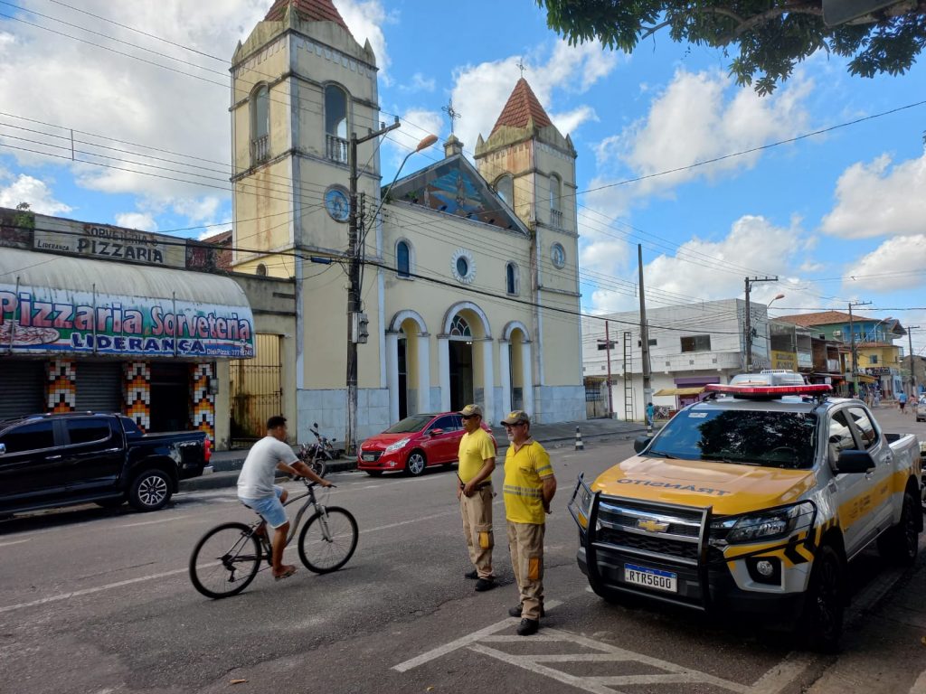 Agentes de trânsito também atuam na Vila de Mosqueiro