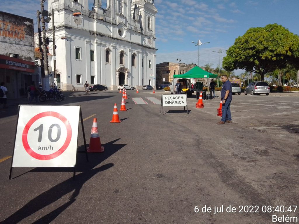 Campanha sobre limites de cargas no tráfego da cidade começa pelo Centro Histórico de Belém