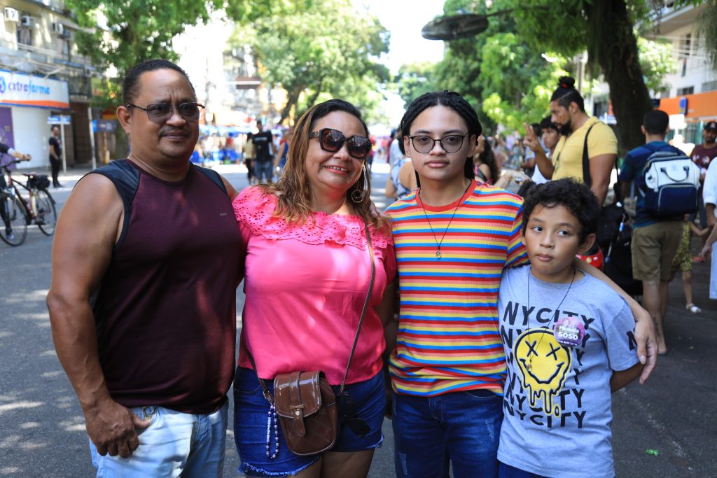 Eldson Corrêa e família aproveitaram todas as atrações da Avenida Cultural.