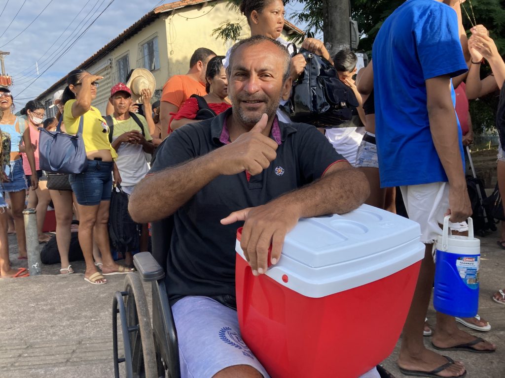 O autônomo Marco Antônio da Costa, que é cadeirante, elogiou a organização da fila para pegar ônibus feita pelos agentes da Semob