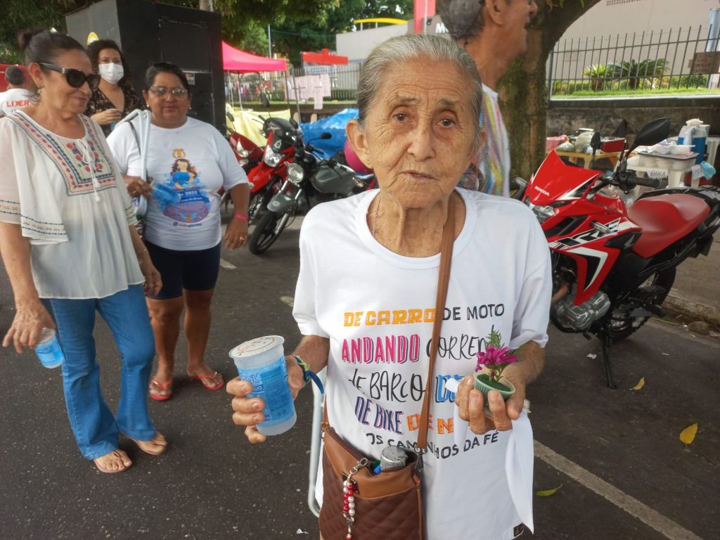 A aposentada Risalva Lopes da Silva se sentiu mais segura em andar nas vias interditadas para veículos