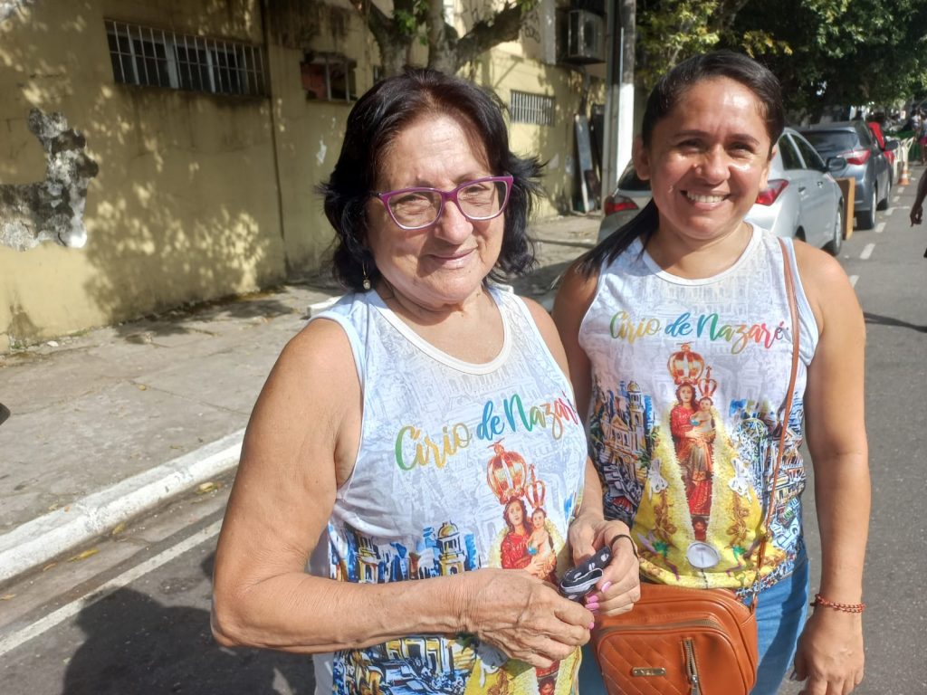 A dona de casa Cristiane Borges e a costureira Jurema Santos chegaram à Praça Santuário, às 7 horas. Aprovaram as interdições. Se sentiram mais segura