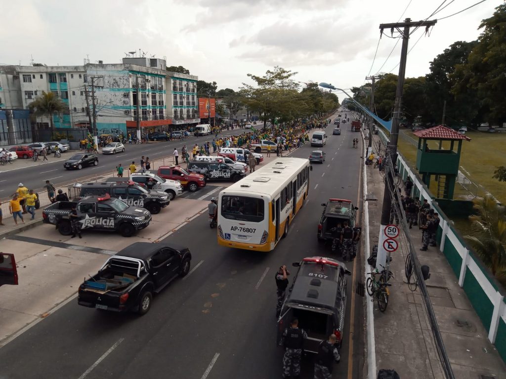 Por volta das 15h desta terça-feira, as pistas da avenida Almirante Barroso, no bairro do Souza, já estavam liberadas