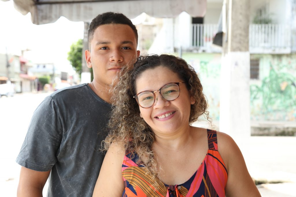 Rafaela levou o filho, João Vitor, para fazer a prova na UFPA sem pagar a tarifa de ônibus. Para ela, importante também foi não esperarem por muito tempo pelo ônibus
