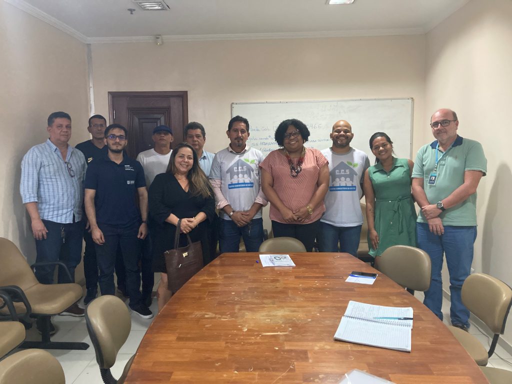 A Superintendente da Semob, Ana Valéria Borges, reuniu-se com comissão de moradores do Conjunto Satelite nesta quarta-feira, 30.