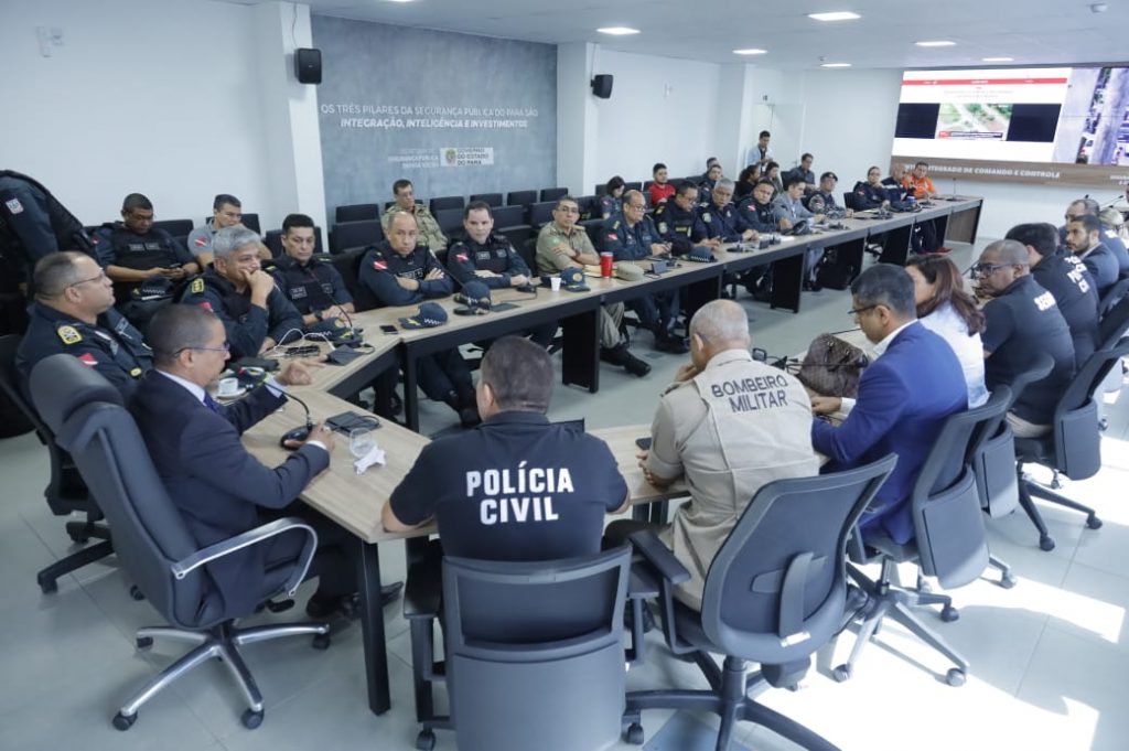 Equipes especializadas da Segurança Pública e órgãos de Trânsito da Prefeitura de Belém e do Governo do Estado se reúnem para tratar das estratégias de desmobilizando do acampamento de extremistas em frente ao Batalhão do Exército em Belém.