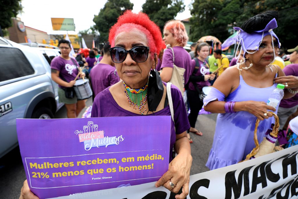 Para a aposentada Marilza Silva, “os direitos das mulheres, que são poucos, foram conquistados na rua e nós somos o símbolo da resistência, principalmente nós, mulheres negras"
