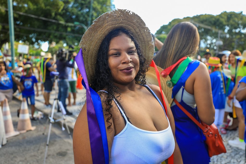 A decoradora Valéria Araújo, 27 anos, veio do bairro do Bengui para viver, pelo terceiro ano, a experiência do  Arraial do Pavulagem