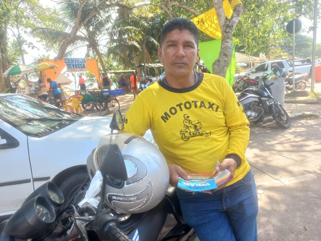 O mototaxista João Roberto Moraes Modesto aprovou a iniciativa, por achar que mais importante educar que multar.