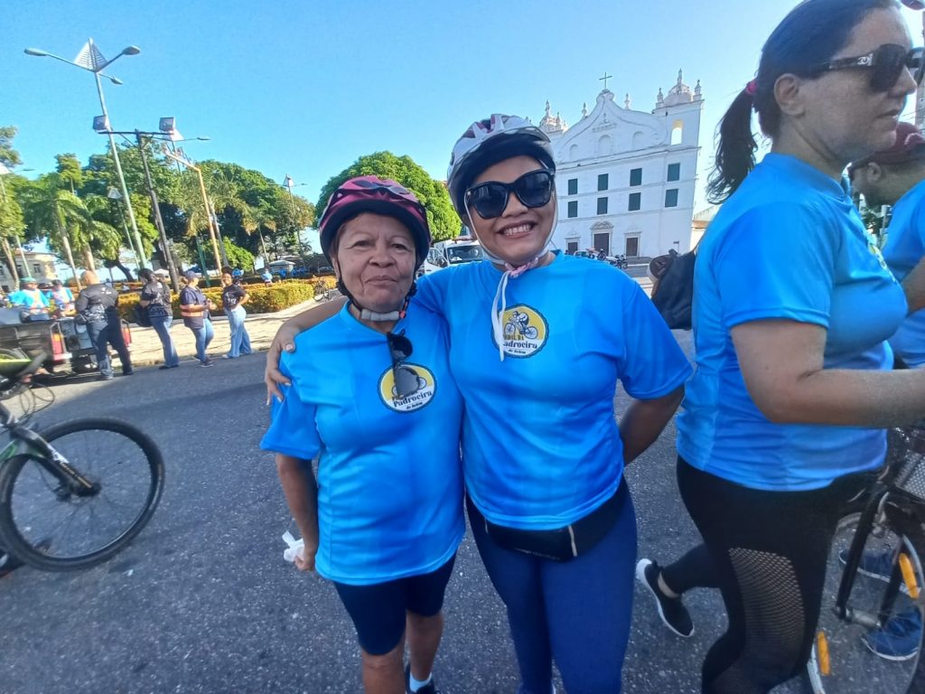 Tatiana e mãe dela, Ana Vasconcelos, vieram da Pedreira até o Reduto usando a ciclofaixa