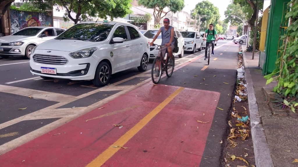 A nova sinalização da Senador Lemos conta com implantação de ciclofaixas, que trazem mais segurança aos ciclistas.