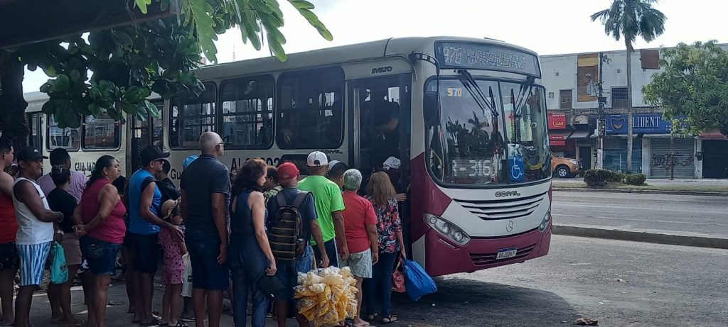 Pouca demanda no embarque para Mosqueiro, no terminal da linha em São Brás.