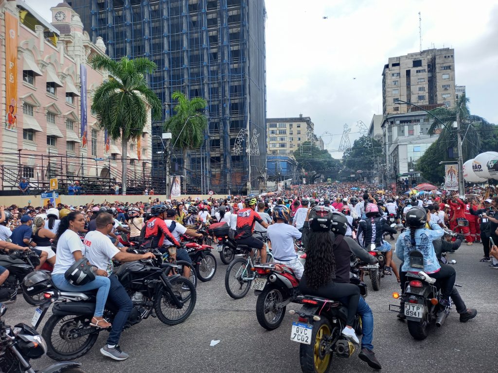 A motorromaria saiu por volta das 11h30, com a participação de cerca de 45 mil motociclistas