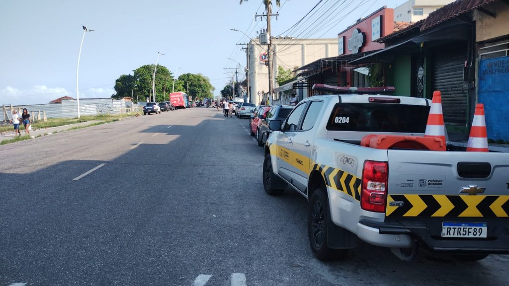 Rua Siqueira Mendes teve cruzamento com a Lopo de Castro fechado