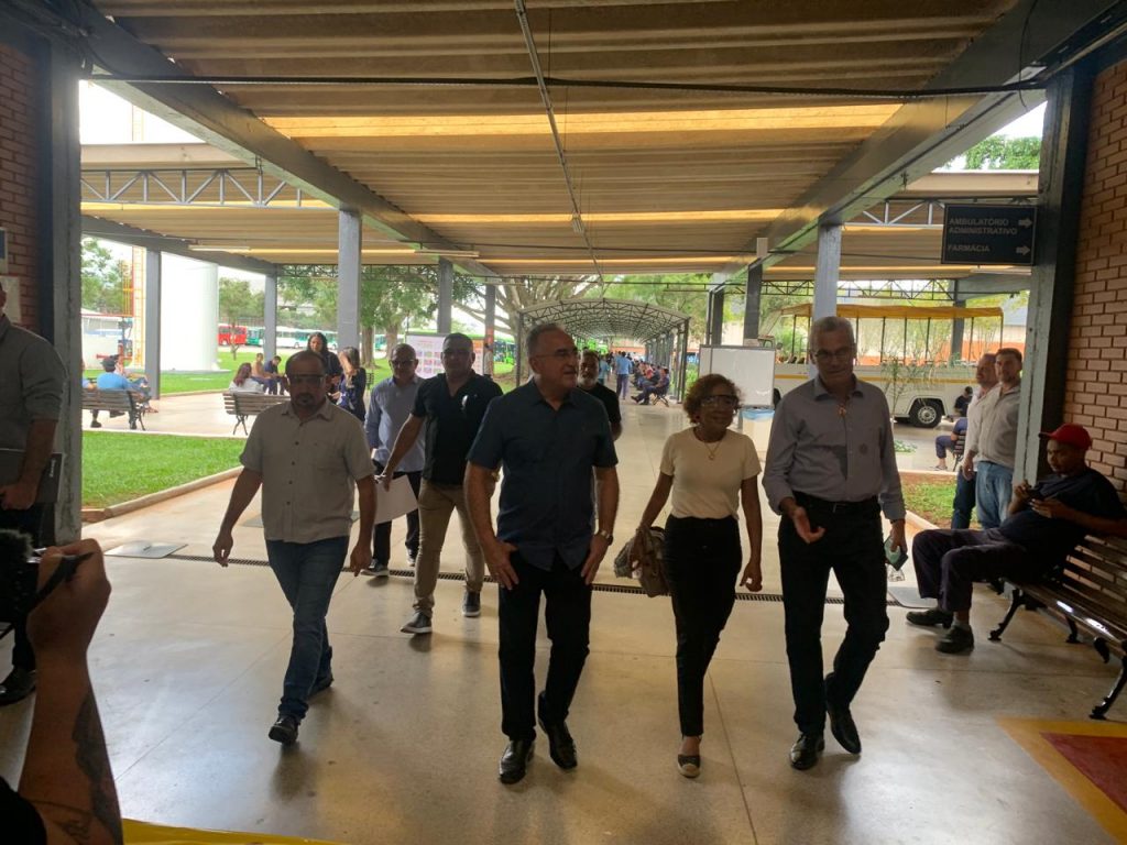 O prefeito de Belém, Edmilson Rodrigues, visitou na manhã desta quarta-feira, 20, a fábrica responsável pela montagem dos coletivos localizada no distrito industrial de Botucatu, em São Paulo.