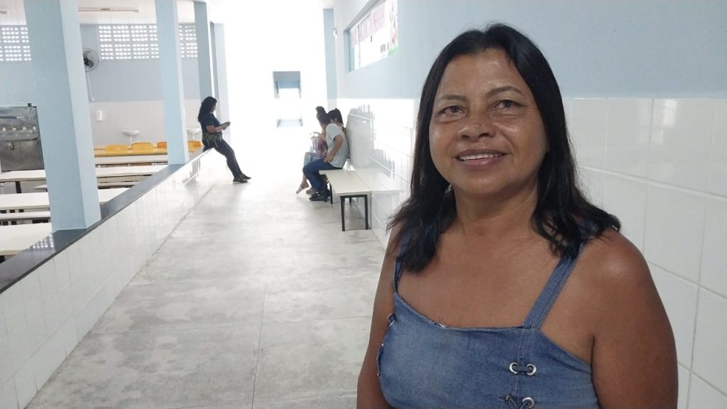 Márcia Vieira não perdeu tempo em chegar à escola onde aconteceu a ação. "O atendimento foi muito rápido e acontecer perto da minha casa facilitou tudo"