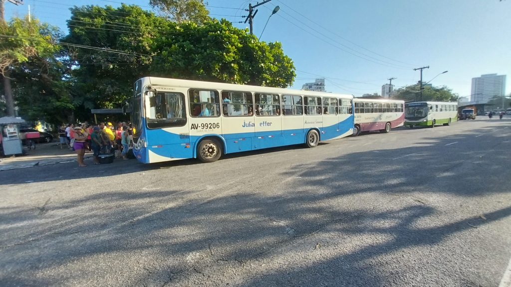 As viagens para a ilha partem do terminal localizado na Praça Araújo Martins, em São Brás. As viagens de retorno saem do terminal localizado na rua Pratiquara, em Mosqueiro.