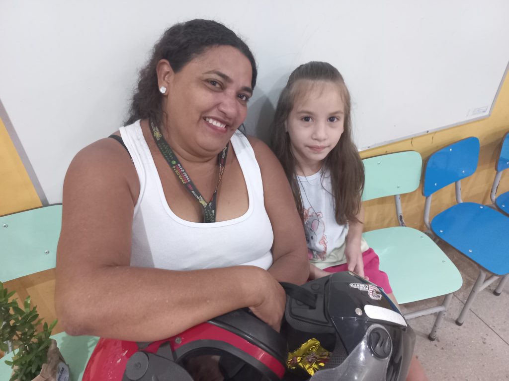 A dona de casa Cristina Costa levou a filha Emilly, para passear na ação cidadã e aprovou a dinâmica do jogão educativo